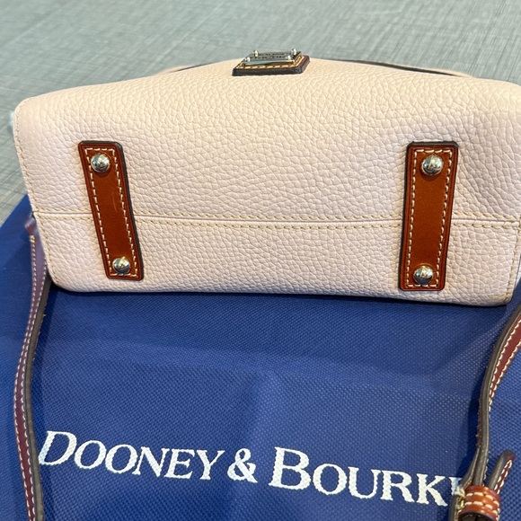 Dooney & Bourke Like new. Light Pink and Brown shoulder Bag - Picture 6 of 15